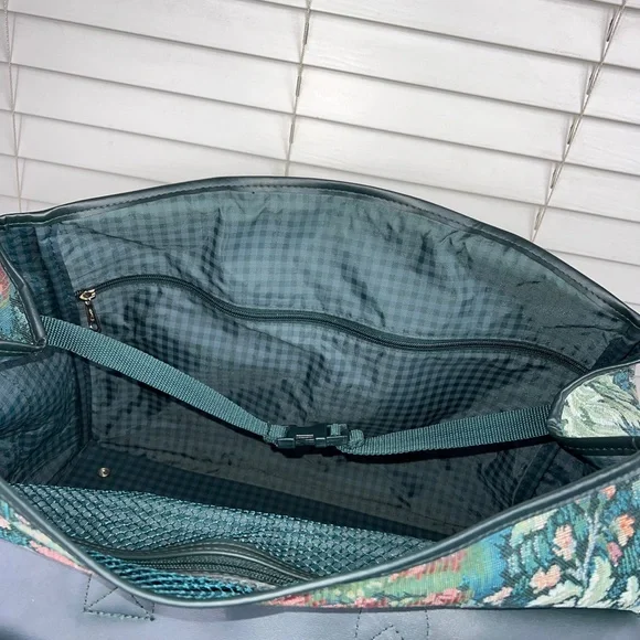 🚫SOLD! VINTAGE NWOT |•ATLANTIC•| Carry On Luggage Tapestry Floral Travel Bag - Picture 14 of 16